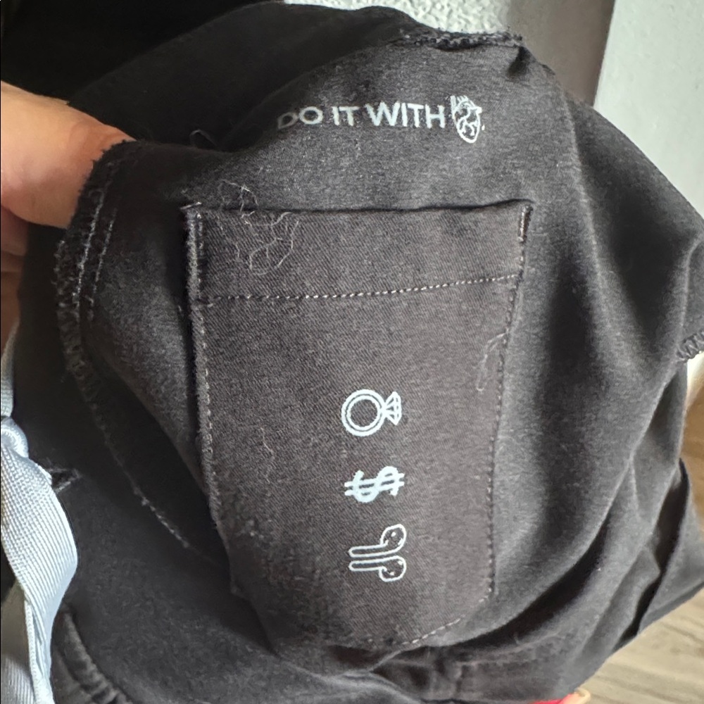 Figs Black Women's Joggers - Picture 7 of 7